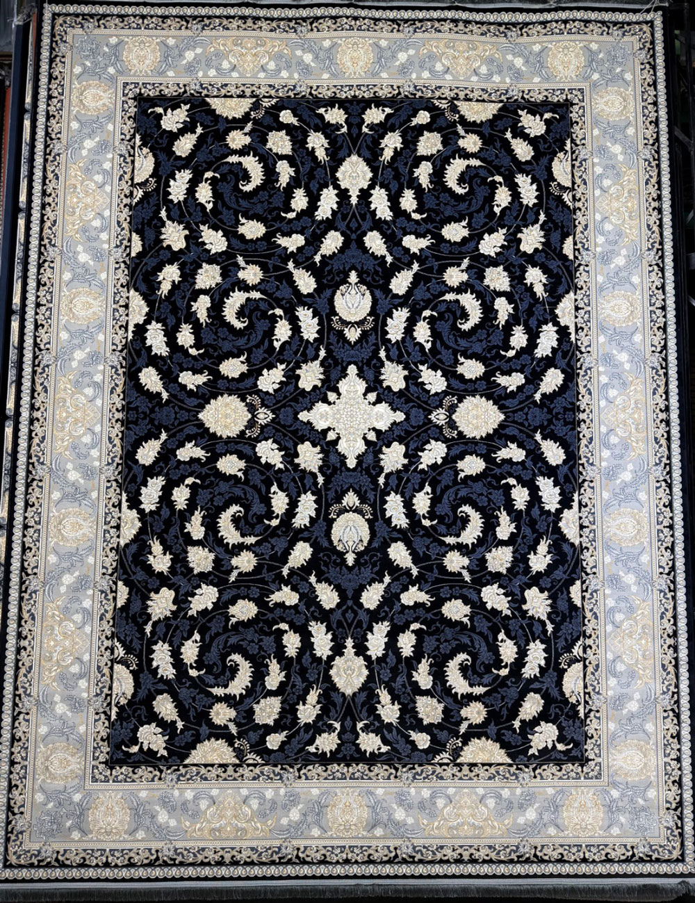 فرش طرح درباری کلاسیک سرمه ای 700 شانه